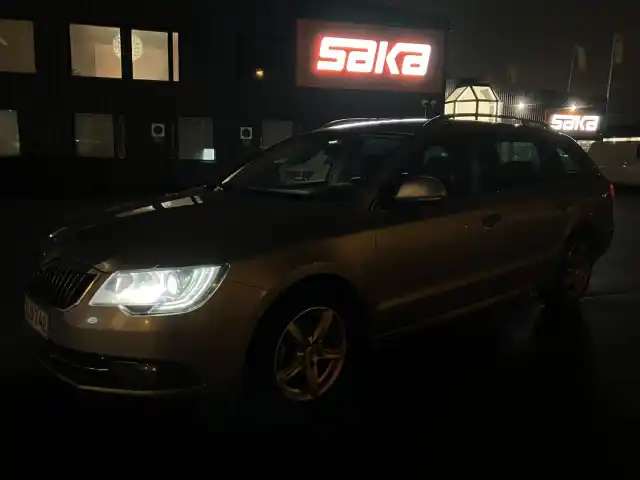 Ruskea Farmari, Skoda Superb – ILO-742