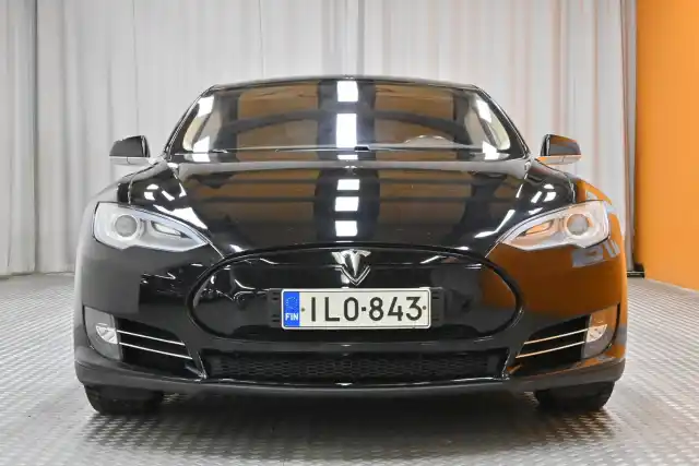 Musta Viistoperä, Tesla Model S – ILO-843