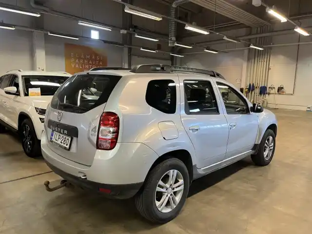Harmaa Maastoauto, Dacia Duster – ILP-280