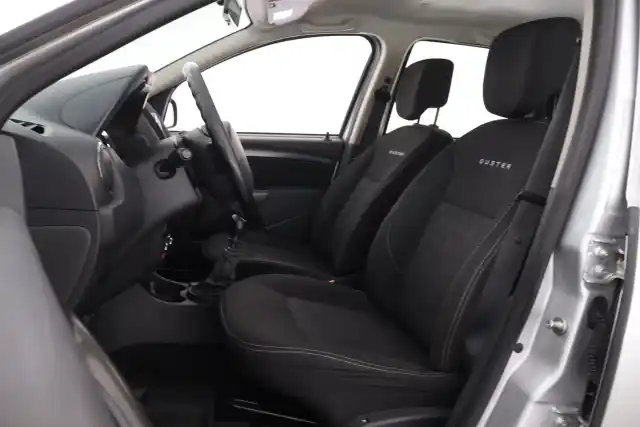 Harmaa Maastoauto, Dacia Duster – ILP-280