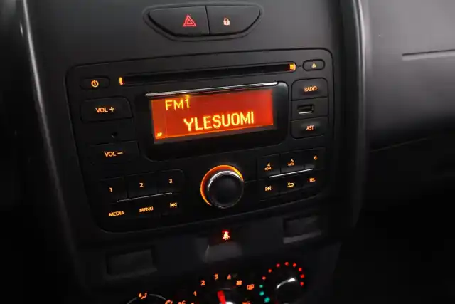 Harmaa Maastoauto, Dacia Duster – ILP-280