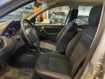 Harmaa Maastoauto, Dacia Duster – ILP-280, kuva 3