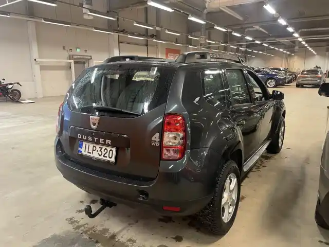 Harmaa Maastoauto, Dacia Duster – ILP-320