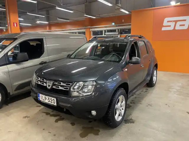 Harmaa Maastoauto, Dacia Duster – ILP-320