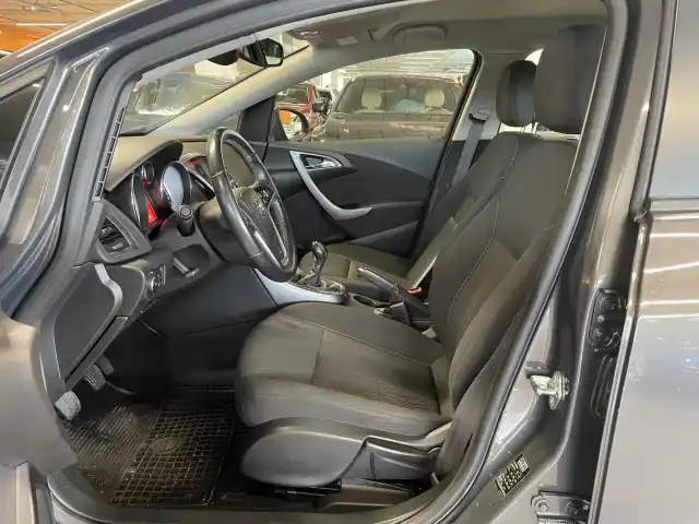 Harmaa Farmari, Opel Astra – ILP-594