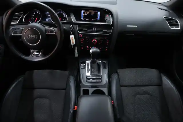 Harmaa Viistoperä, Audi A5 – ILP-722