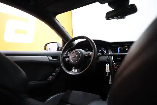Harmaa Viistoperä, Audi A5 – ILP-722