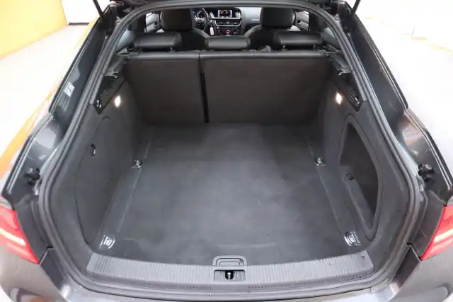 Harmaa Viistoperä, Audi A5 – ILP-722