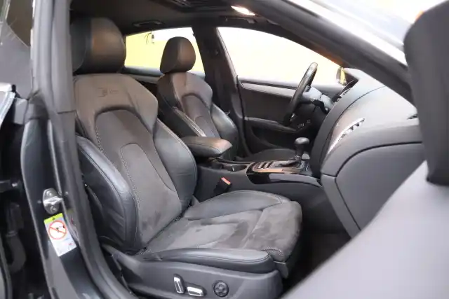 Harmaa Viistoperä, Audi A5 – ILP-722