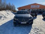 Sininen Sedan, Mercedes-Benz E – ILR-826, kuva 2