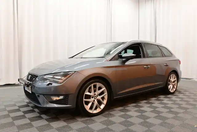 Harmaa Farmari, Seat Leon ST – ILS-569