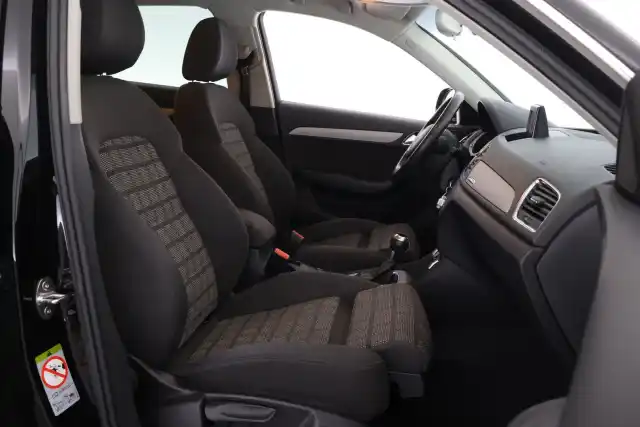 Musta Maastoauto, Audi Q3 – ILS-592
