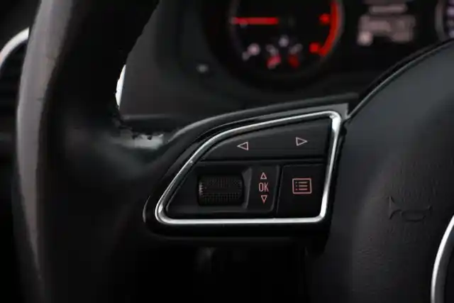 Musta Maastoauto, Audi Q3 – ILS-592