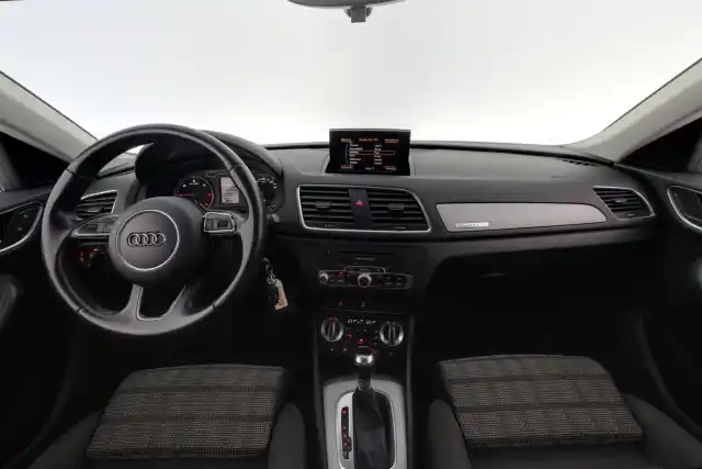 Musta Maastoauto, Audi Q3 – ILS-592