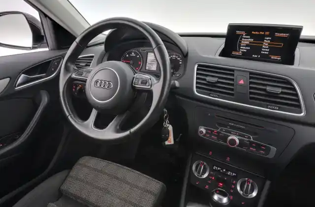 Musta Maastoauto, Audi Q3 – ILS-592