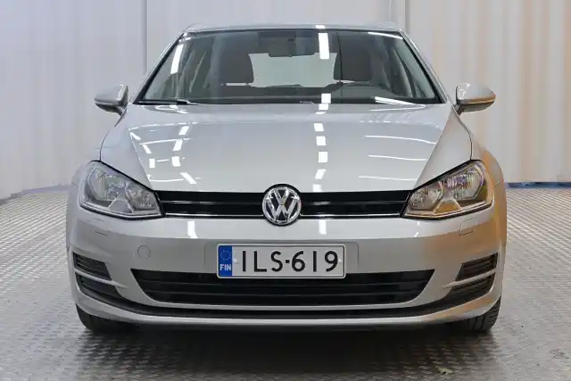 Harmaa Viistoperä, Volkswagen Golf – ILS-619