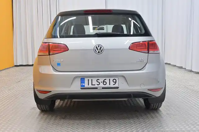 Harmaa Viistoperä, Volkswagen Golf – ILS-619