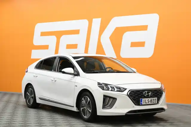 Valkoinen Viistoperä, Hyundai IONIQ PLUG-IN – ILS-822