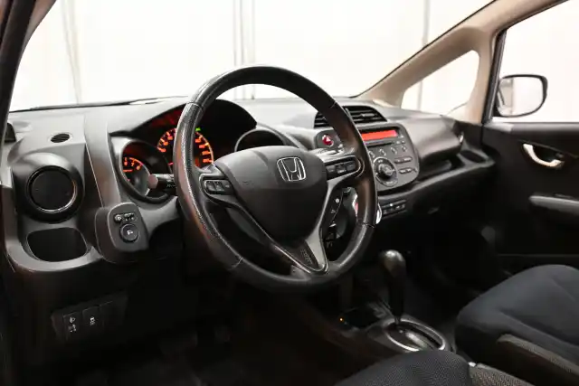 Harmaa Viistoperä, Honda Jazz – ILU-453