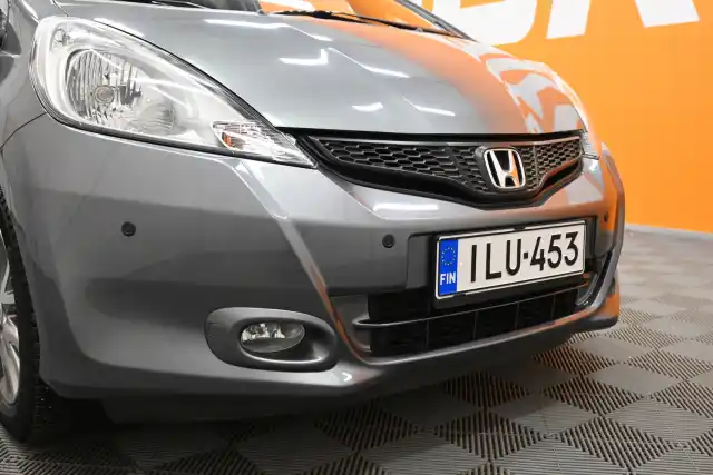 Harmaa Viistoperä, Honda Jazz – ILU-453