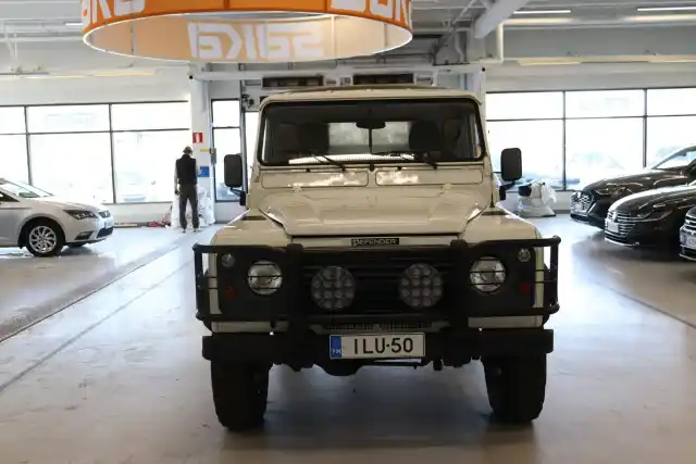 Valkoinen Avolava, Land Rover Defender – ILU-50