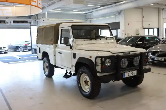 Valkoinen Avolava, Land Rover Defender – ILU-50
