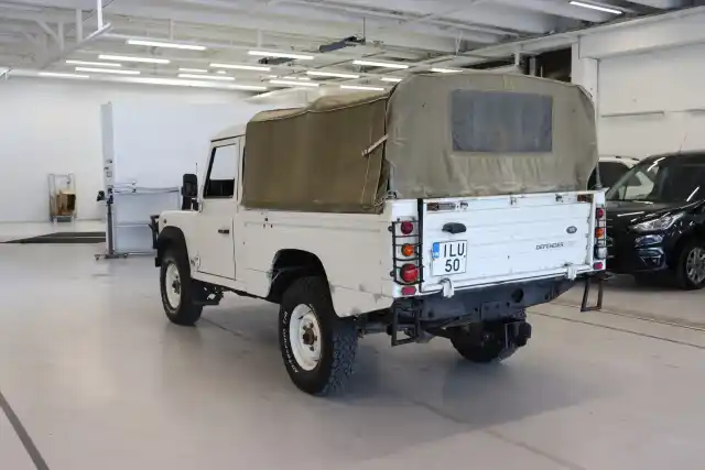 Valkoinen Avolava, Land Rover Defender – ILU-50