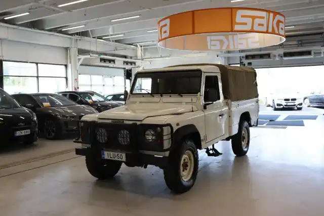 Valkoinen Avolava, Land Rover Defender – ILU-50