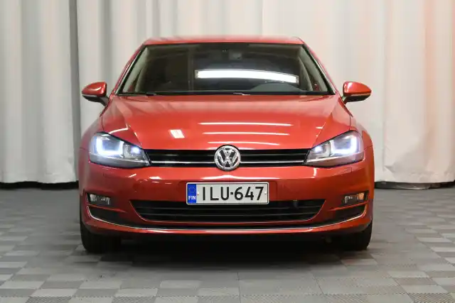 Punainen Viistoperä, Volkswagen Golf – ILU-647