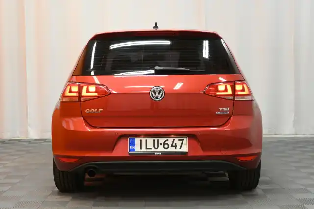 Punainen Viistoperä, Volkswagen Golf – ILU-647