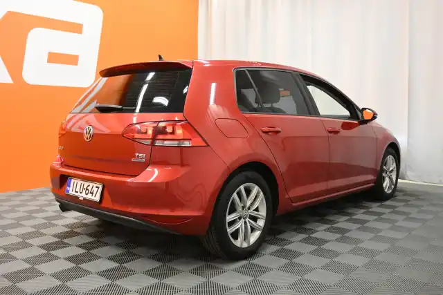 Punainen Viistoperä, Volkswagen Golf – ILU-647