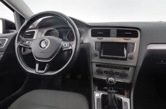 Musta Farmari, Volkswagen Golf – ILX-464