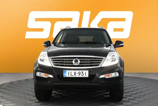 Musta Maastoauto, SsangYong Rexton – ILX-931