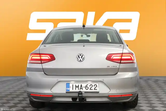 Harmaa Sedan, Volkswagen Passat – IMA-622