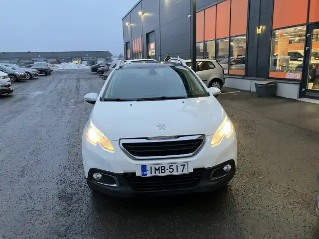 Valkoinen Viistoperä, Peugeot 2008 – IMB-517