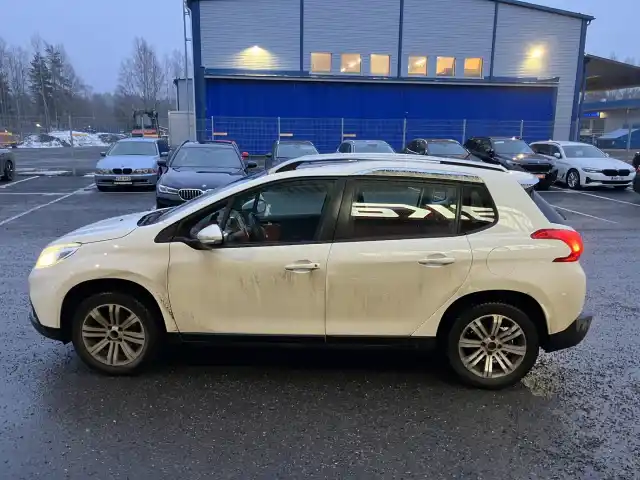 Valkoinen Viistoperä, Peugeot 2008 – IMB-517