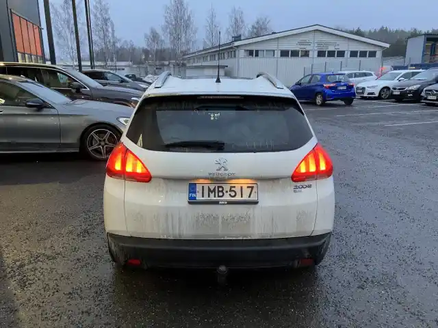 Valkoinen Viistoperä, Peugeot 2008 – IMB-517