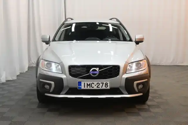 Harmaa Farmari, Volvo XC70 – IMC-278