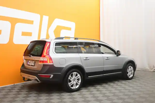 Harmaa Farmari, Volvo XC70 – IMC-278