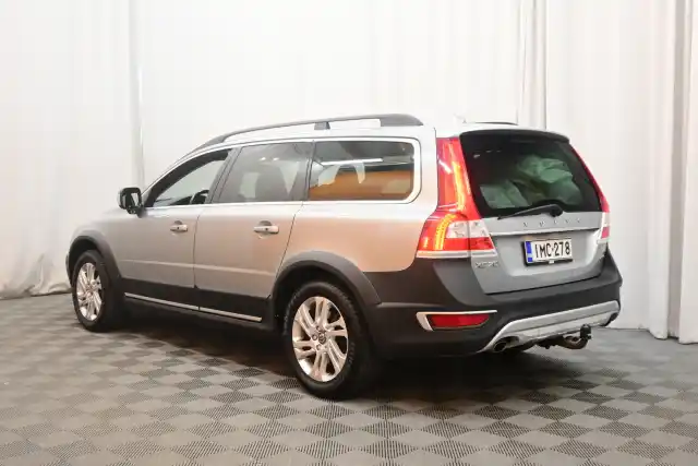 Harmaa Farmari, Volvo XC70 – IMC-278