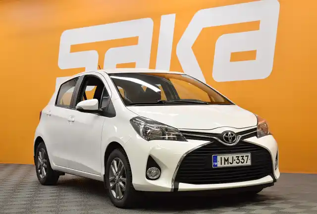 Valkoinen Viistoperä, Toyota Yaris – IMJ-337