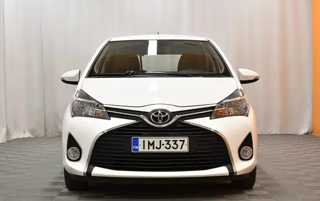 Valkoinen Viistoperä, Toyota Yaris – IMJ-337