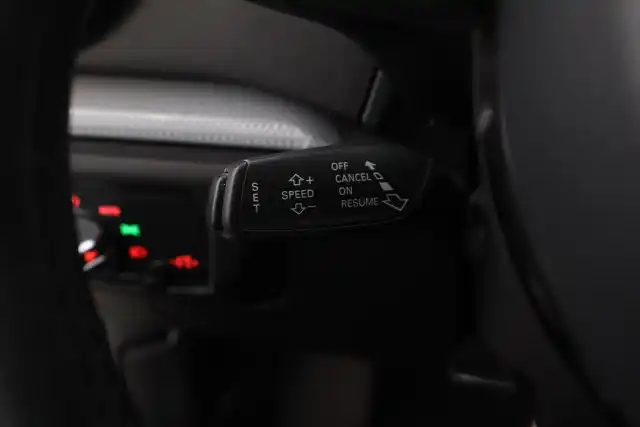 Valkoinen Sedan, Audi A3 – IMJ-374