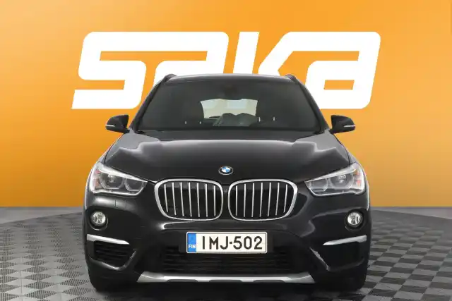Musta Maastoauto, BMW X1 – IMJ-502
