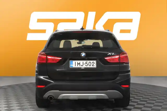 Musta Maastoauto, BMW X1 – IMJ-502