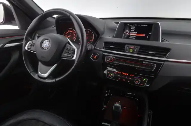 Musta Maastoauto, BMW X1 – IMJ-502