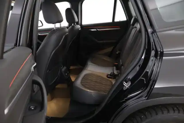 Musta Maastoauto, BMW X1 – IMJ-502