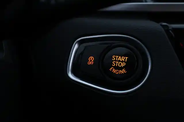 Musta Maastoauto, BMW X1 – IMJ-502