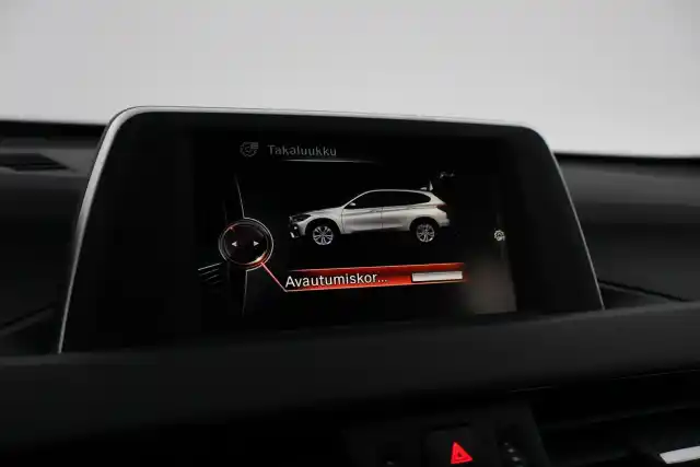 Musta Maastoauto, BMW X1 – IMJ-502