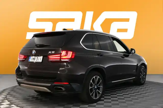 Ruskea Maastoauto, BMW X5 – IMK-311